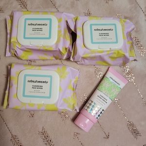 Refreshments facial wipes and hand lotion